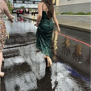 5’2 130lbs. corset dress with slit and tie in the back